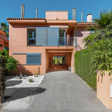 3 Bed Townhouse With Garden & Terraces In Sun & Golf Nueva Andalucia בית נופש *
