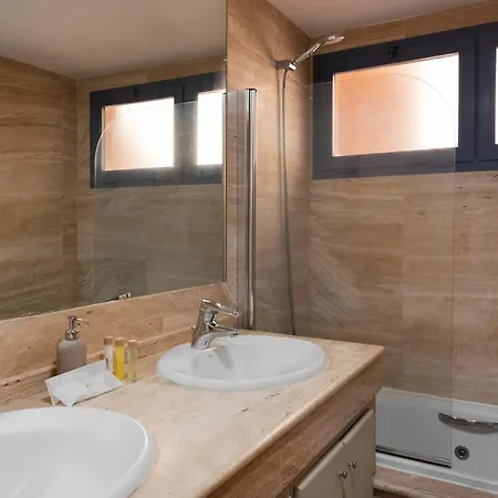 בית נופש 3 Bed Townhouse With Garden & Terraces In Sun & Golf Nueva Andalucia *