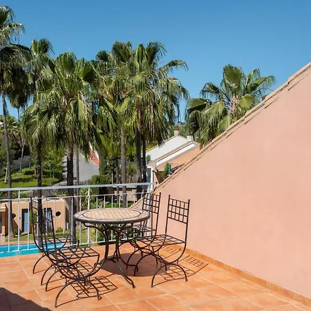3 Bed Townhouse With Garden & Terraces In Sun & Golf Nueva Andalucia בית נופש מארבלה
